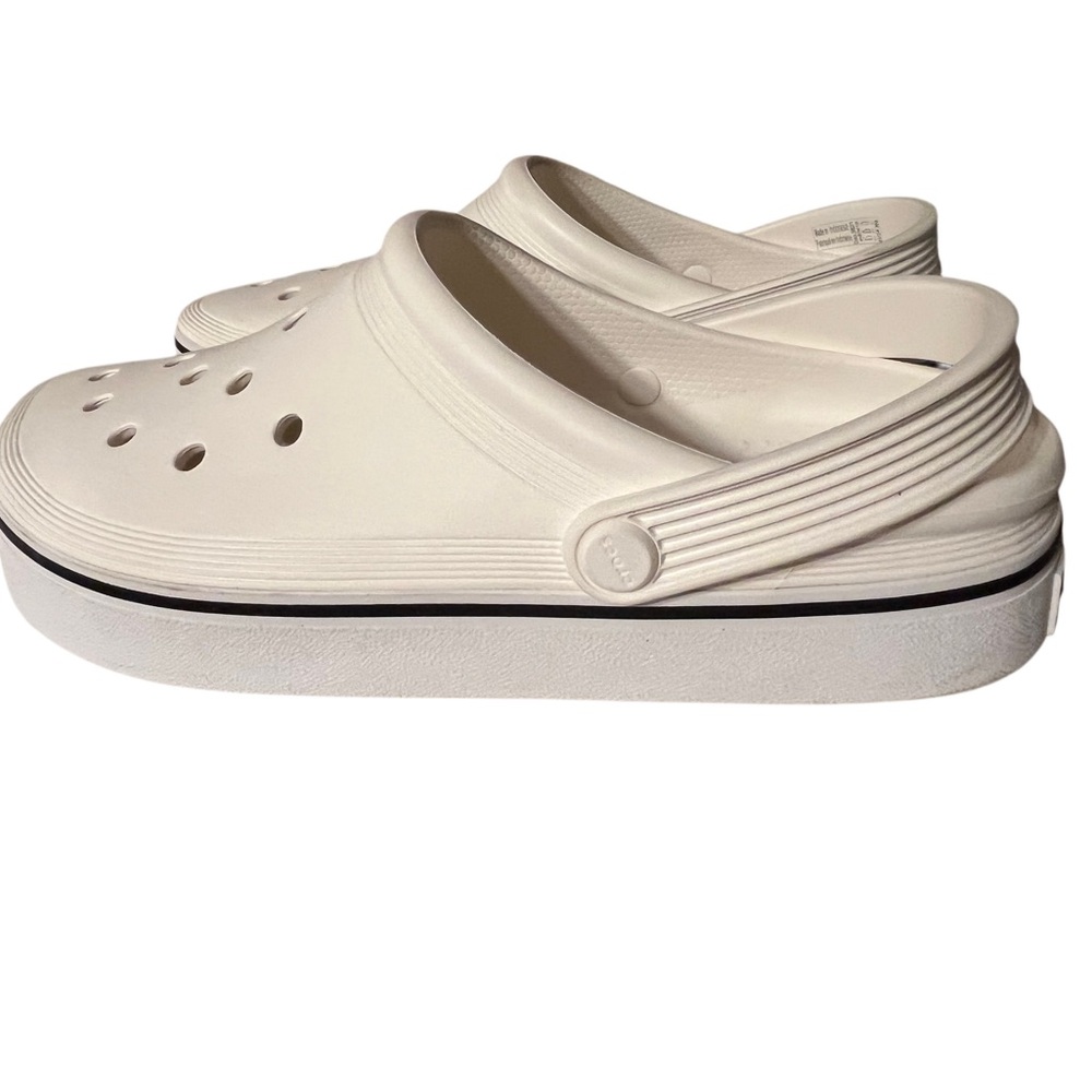 Women’s Size 10 Like New Cream Crocs